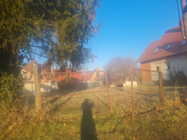 �p�t�si telek elad� �gfalva k�zpontj�ban azonnal be�p�thet�!