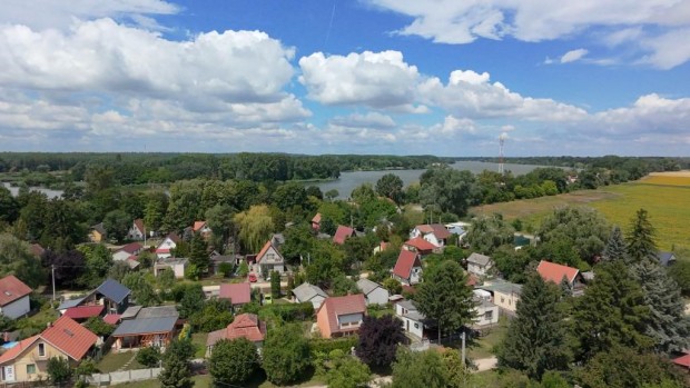 Építési telek eladó Tasson, a Duna közelségében