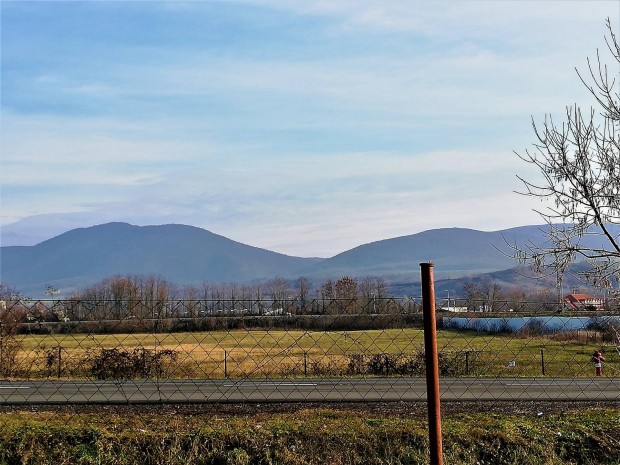 �p�t�si telek elad� 