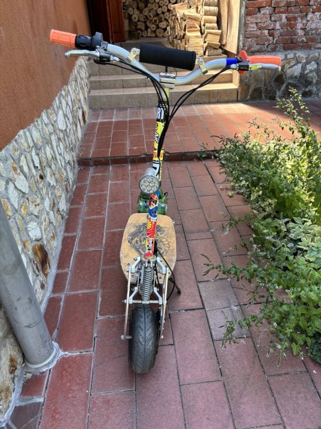 Épített Elektromos Roller 