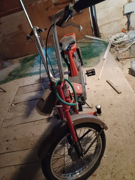 ptett moped alkatrsznek