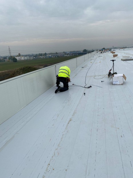 �p�t�iparba Seg�dmunk�st Keresek !