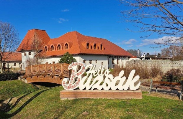 �p�tse fel �lmai otthon�t Buzs�kon!