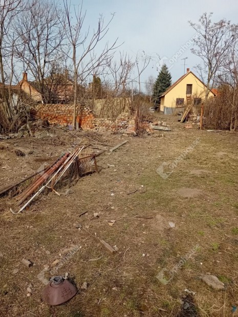 ptse fel lmai otthont ezen a kivl fekvs telken!