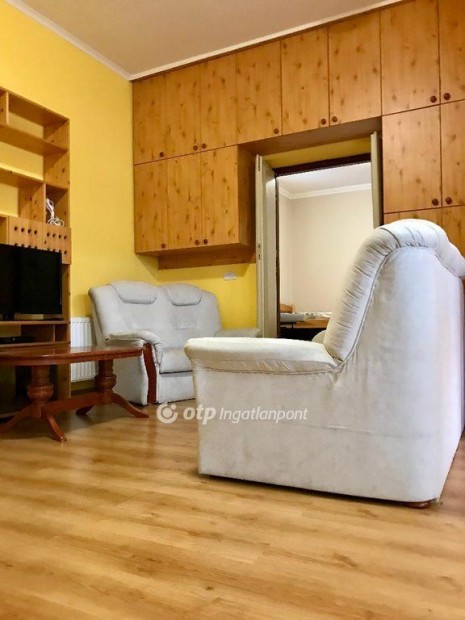 Epl�nyi 160 nm-es h�z elad�