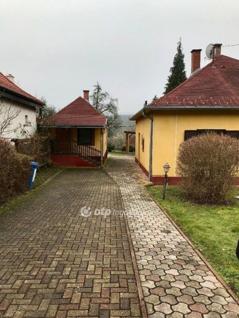 Epl�nyi elad� 160 nm-es h�z