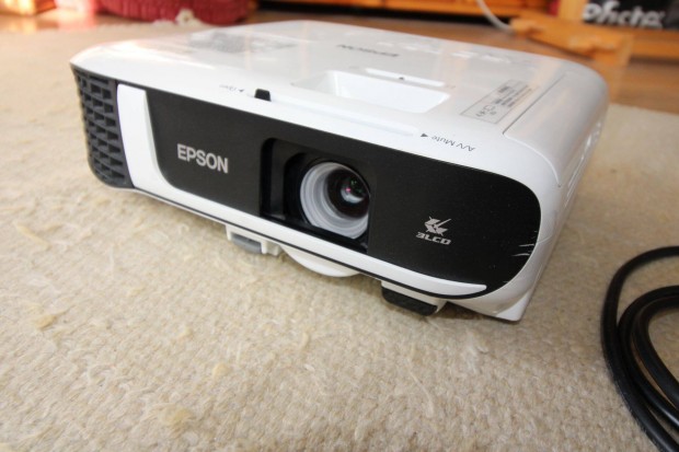 Epson EB-FH52 projektor, 4000 lumen fényerő! Foxpost egyeztetés után!