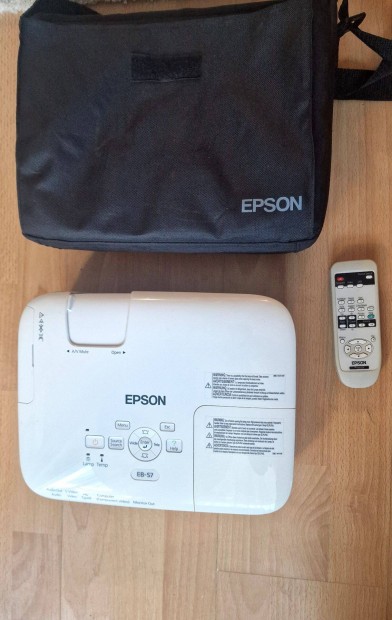 Epson EB-S7 LCD projektor elad