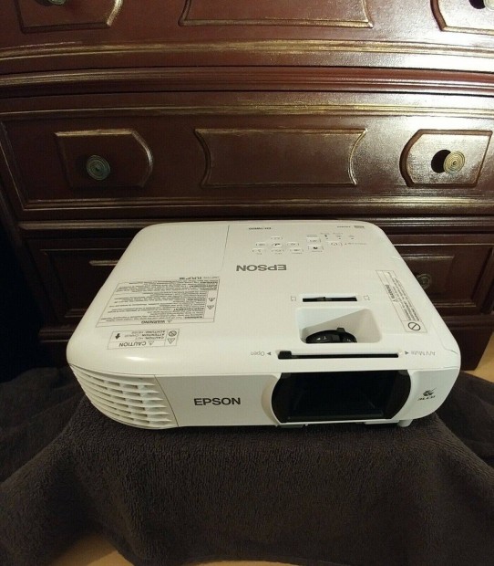Epson EH-TW610 Full HD Projektor Foxpost egyeztets utn !