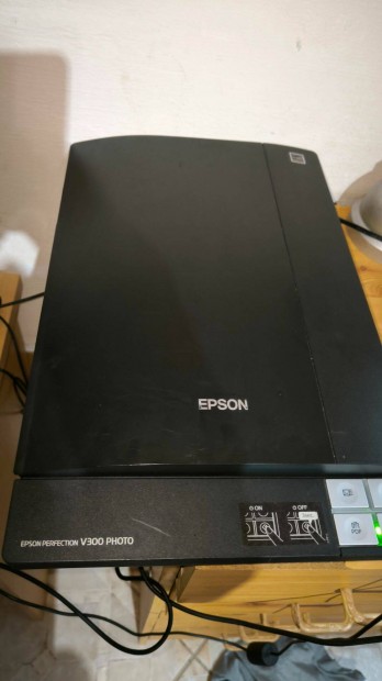 Epson Perfection V300 Photo szkenner, 4800x9600 dpi, 48bit film s dia