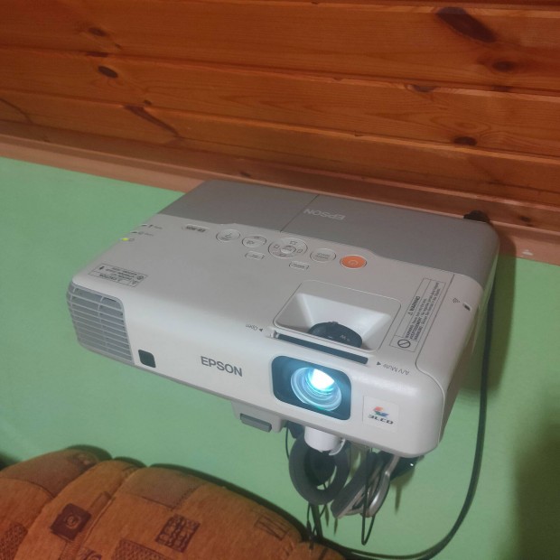 Epson Projektor szuper olcsn