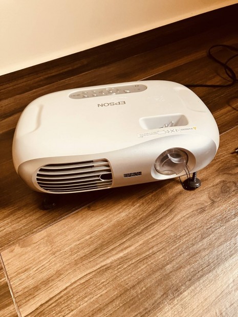 Epson kivetítő projektor szépen működő állapotban