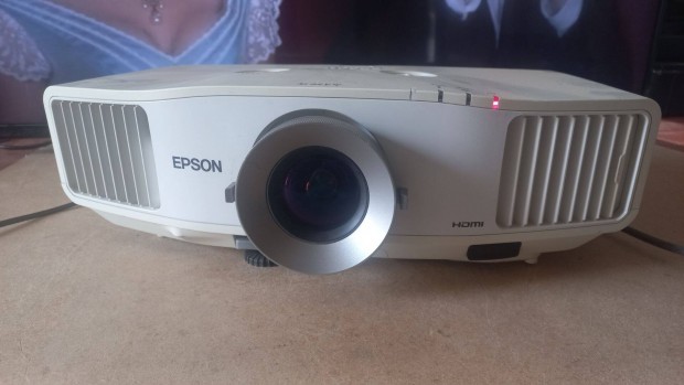 Epson nagy projektór hibás( izzó)