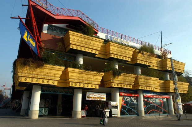 �p�letfel�gyel� koll�g�kat keres�nk a Lehel Csarnokba