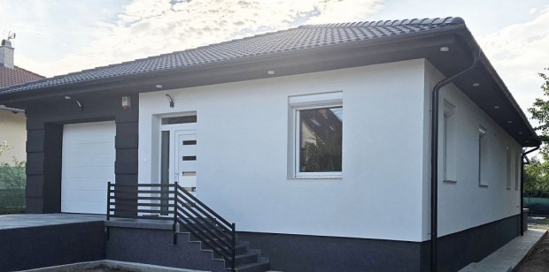 �rd, Tusculanumban tal�lhat� utca, 157 m2-es, csal�di h�z, 4 szob�s