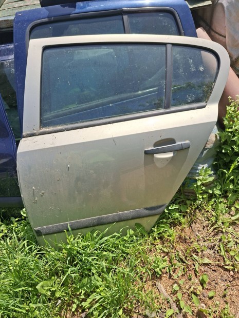 Érden Opel astra h hátsó sürgősen eladó 2006 évjáratú.