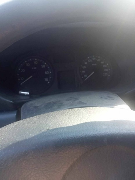 Érden Renault clio kilométer óra sürgősen eladó 2004 évjáratú.