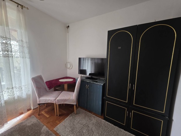 �rden szoba kiad�