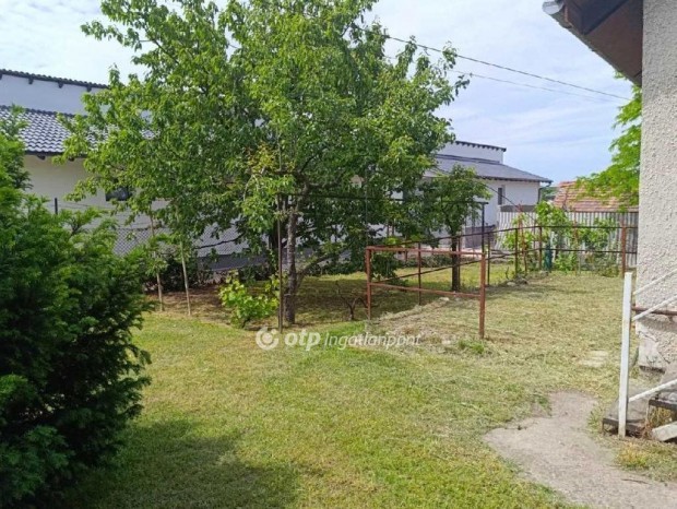 �rdi 119 nm-es h�z elad�