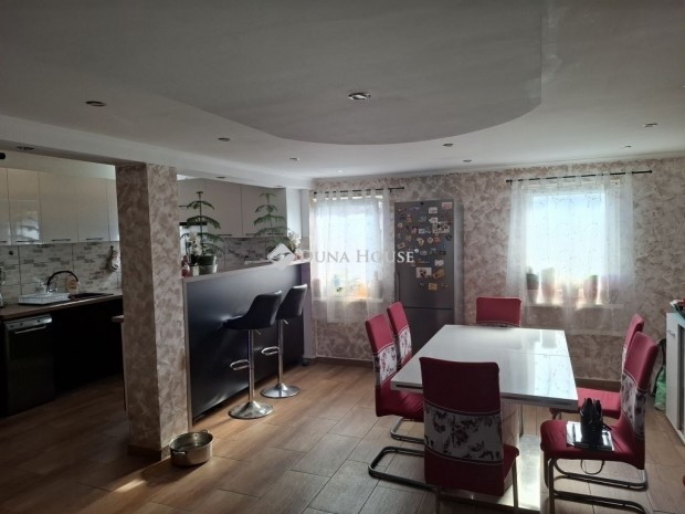 �rdi 135 nm-es h�z elad�