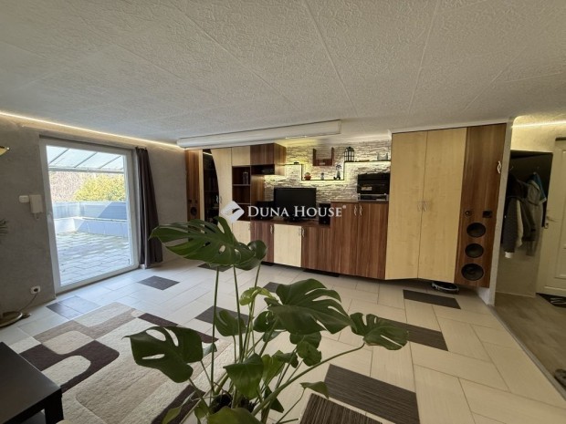 �rdi 160 nm-es h�z elad�