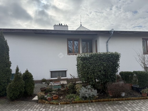 �rdi 60 nm-es lak�s elad�