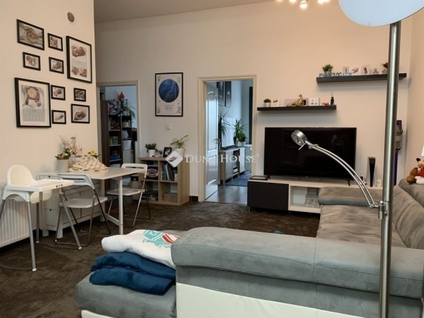 �rdi 67 nm-es lak�s elad�