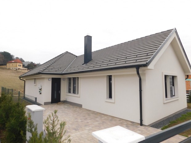 Erd� k�zeli ter�leten �j �p�t�s� csal�di h�z elad�!