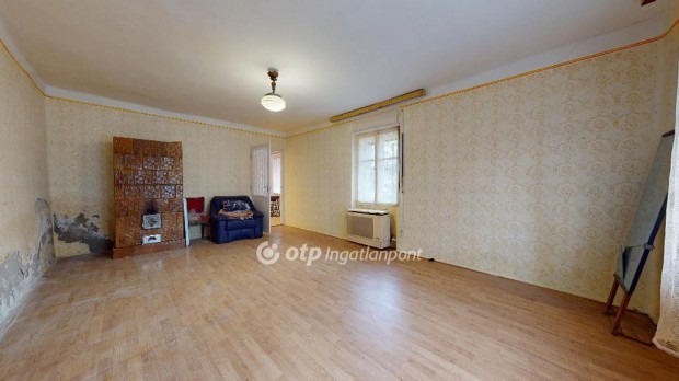 Erd�b�nyei elad� 105 nm-es h�z