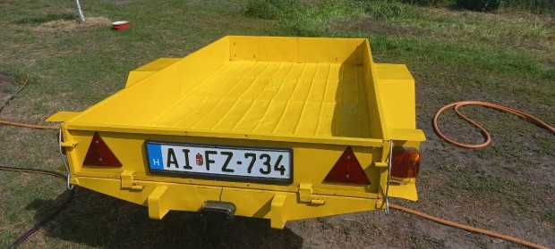 Erd�g�p ut�nfut� elad� �zembe tart�ival