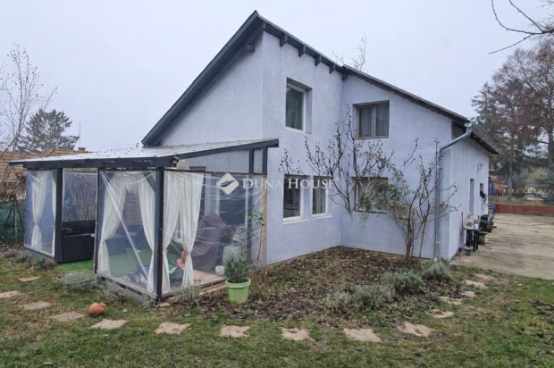 Erd�kertesi elad� 93 nm-es h�z