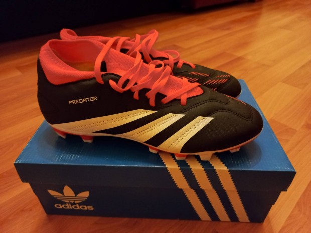 Eredeti Adidas Predator 43-as sportcip