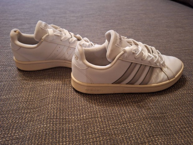 Eredeti Adidas br sportcip 38-as mretben elad!