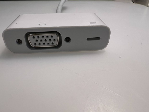 Eredeti Apple Lightning VGA (D-SUB) adapter A1439