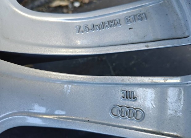Eredeti Audi alufelni Continental téli gumiabroncsokkal