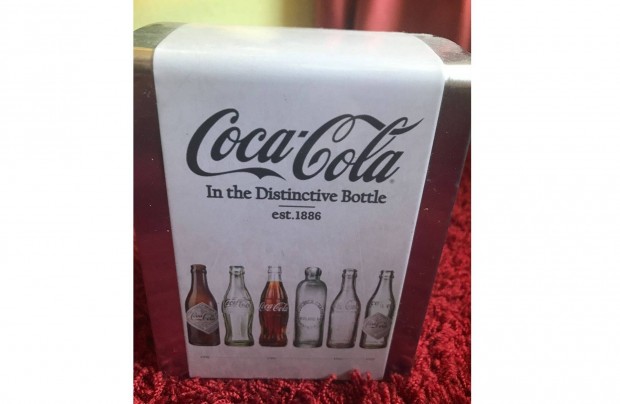 Eredeti Coca Cola szalvta tart