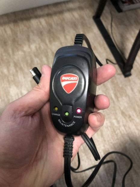 Eredeti Ducati akksit�lt� (12V, 17W)