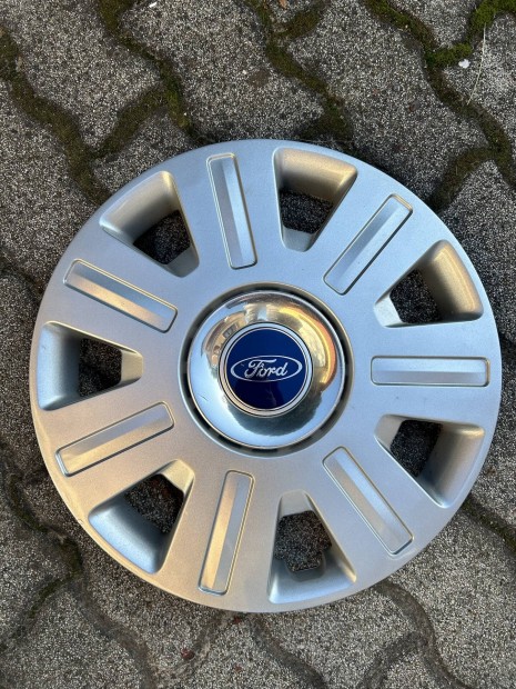 Eredeti Ford dsztrcsa (16 inch) 4 db