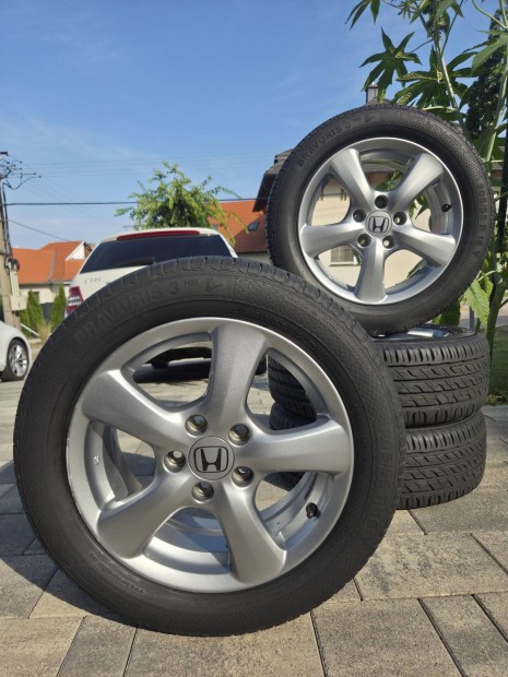 Eredeti Honda 16" alufelni 205/55r16 nyári gumival!