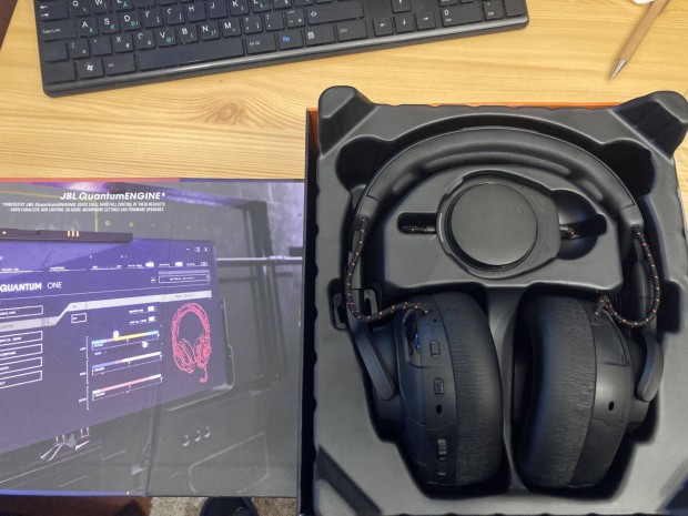 Eredeti JBL Quantum One vezetkes gamer fejhallgat