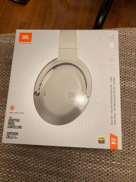 Eredeti JBL Tour One M2 bluetooth fejhallgat pici eszttikai hibval