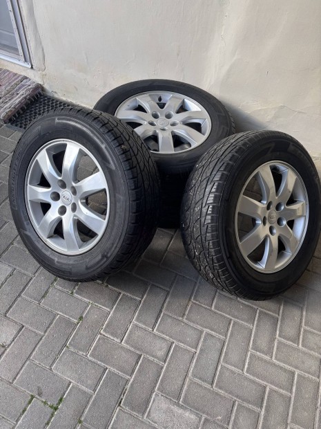 Eredeti Kia Sorento felni + gumival