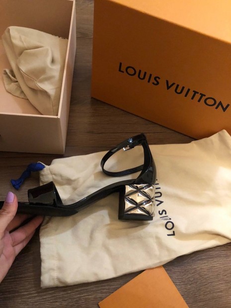 Eredeti Louis Vuitton szandl!