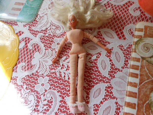 Eredeti Mattel barbi baba szvet testtel 1976 nyakn testn 1993