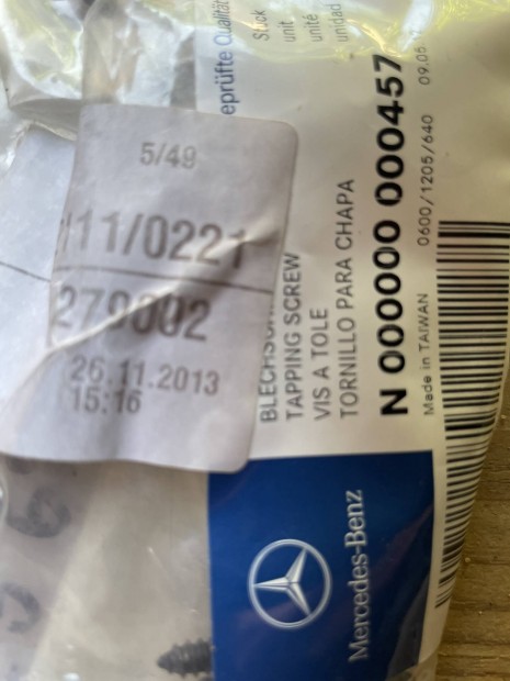 Eredeti Mercedes-Benz Gyári Önmetsző Csavar #N 000000 000457