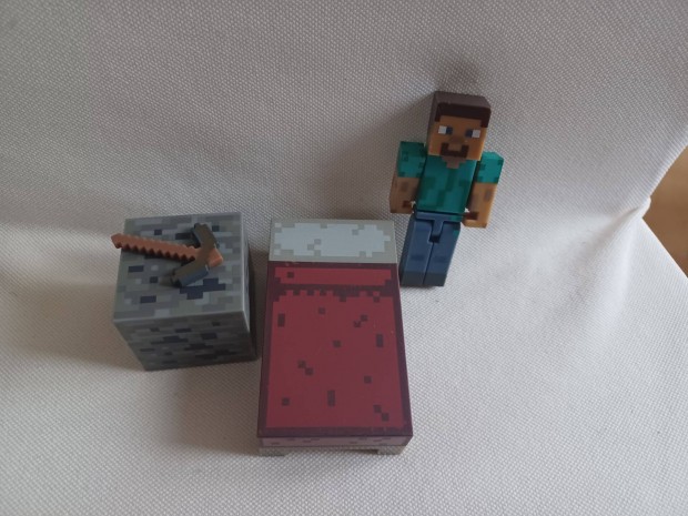 Eredeti Minecraft figura - Steve s gy s cskny- jszer llapotban