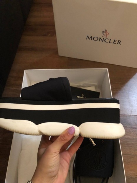 Eredeti Moncler papucs!