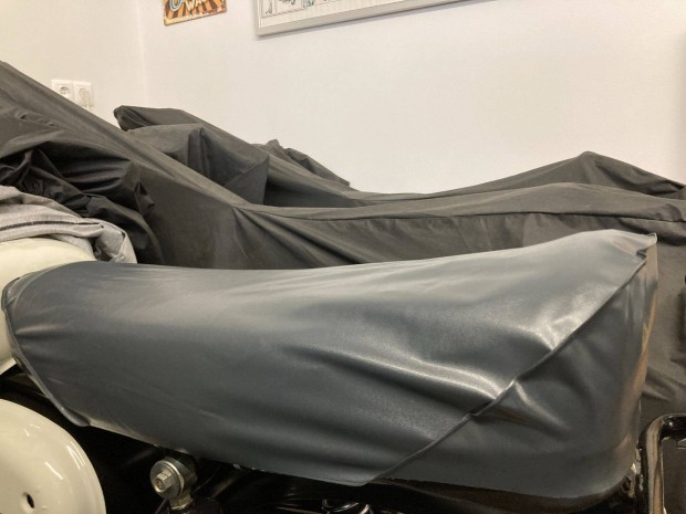 Eredeti NDK Simson ülésvédő, üléshuzat