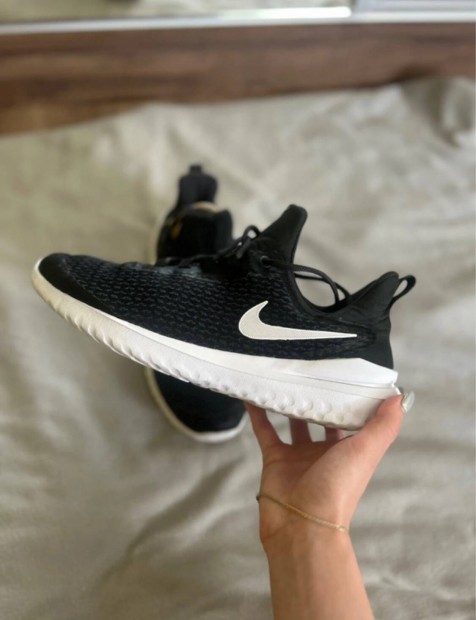 Eredeti Nike Renew Rival futócipő, utcai cipő, sneaker, 45-ös méret