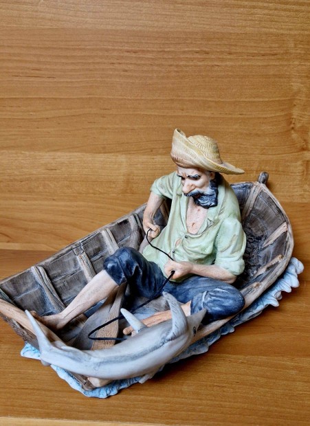 Eredeti Poema Porcelain szobor